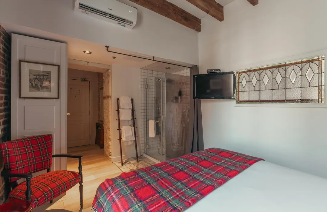 Auberge Place D'Armes-1