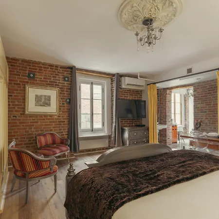 Auberge Place D'Armes-2